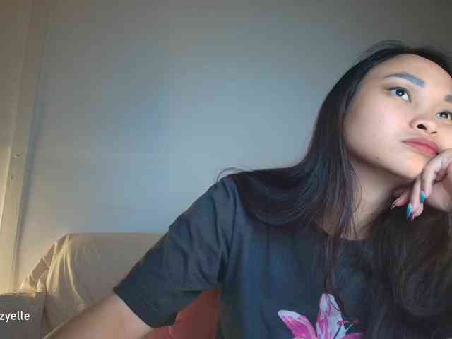 RozyElle webcam