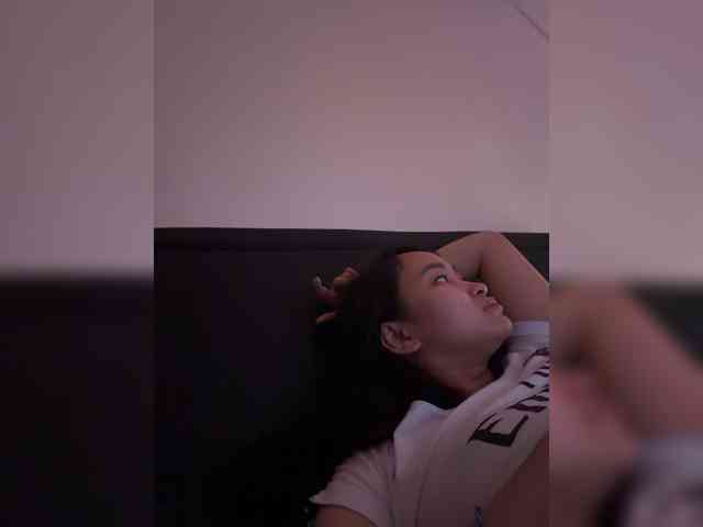 RozyElle webcam