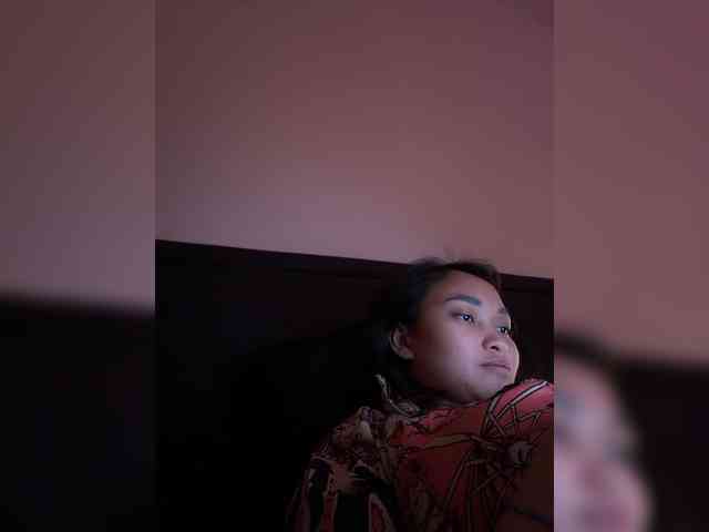 RozyElle webcam