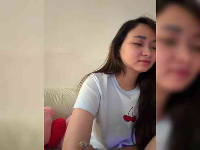 RozyElle webcam