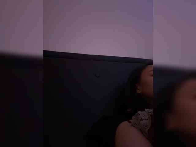 RozyElle webcam