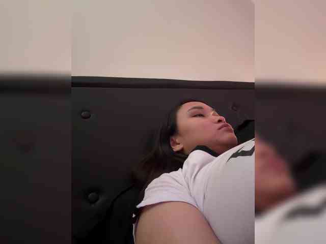 RozyElle webcam