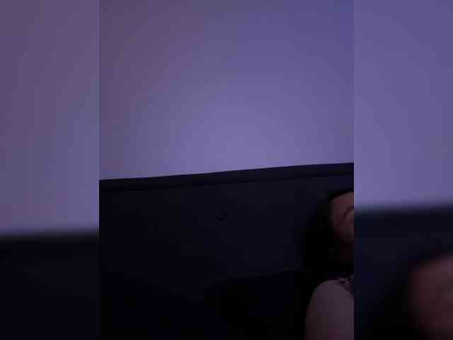 RozyElle webcam