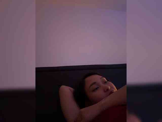 RozyElle webcam