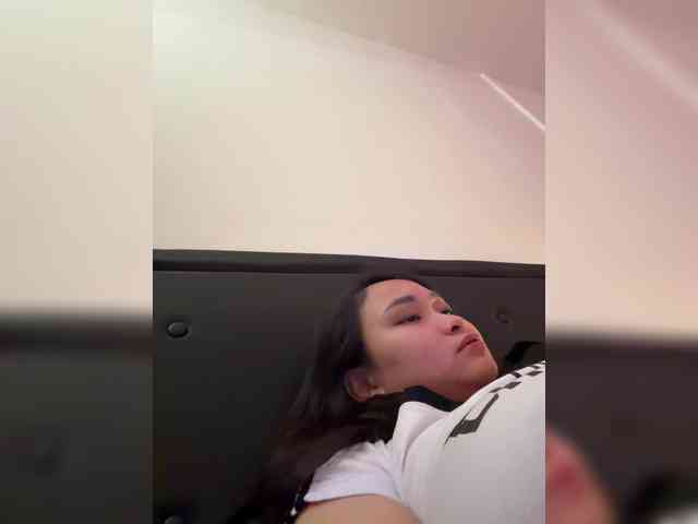 RozyElle webcam