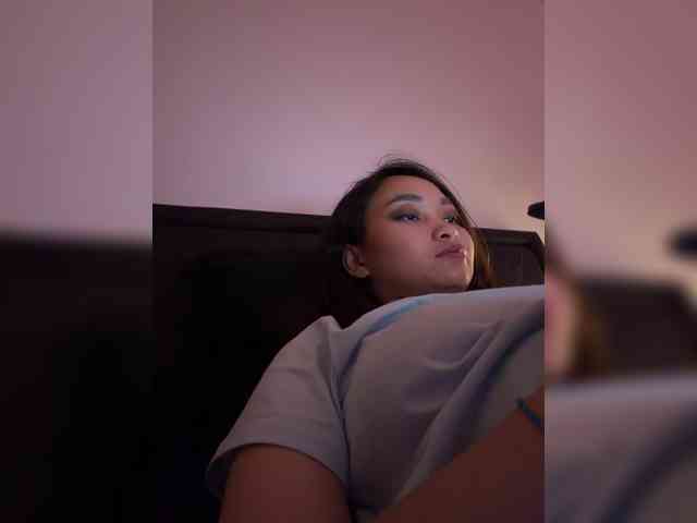 RozyElle webcam