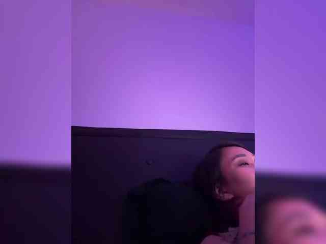 RozyElle webcam