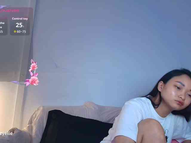 RozyElle webcam