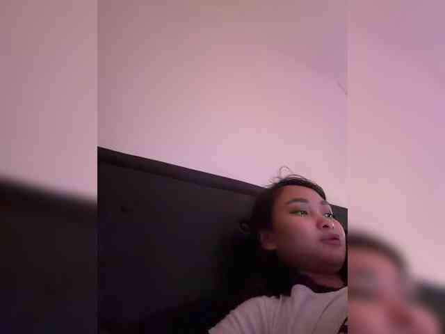 RozyElle webcam