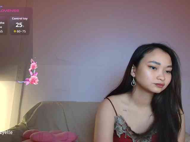 RozyElle webcam