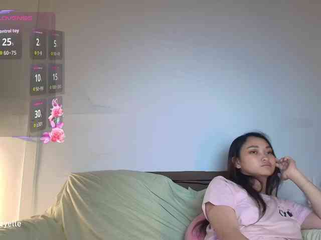 RozyElle webcam