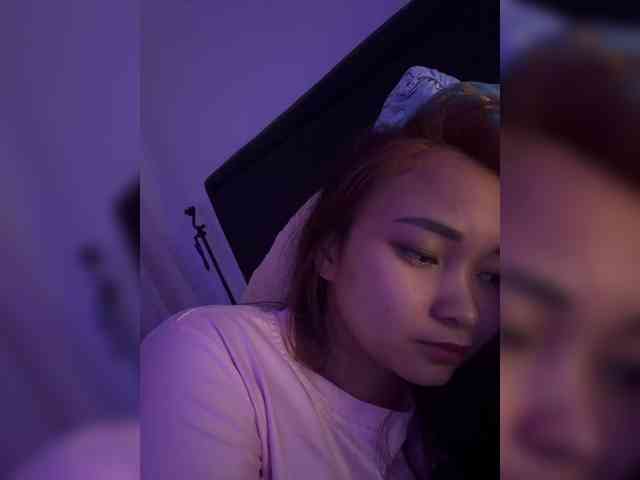 RozyElle webcam