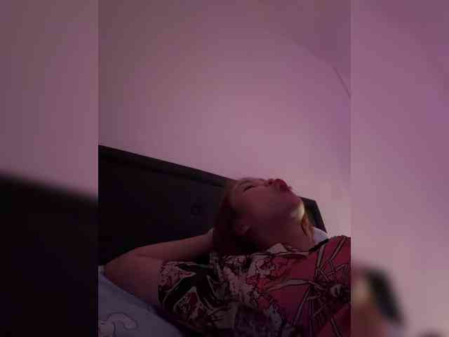 RozyElle webcam