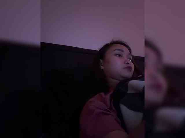 RozyElle webcam
