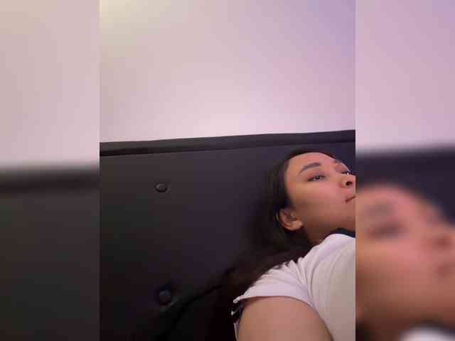 RozyElle webcam