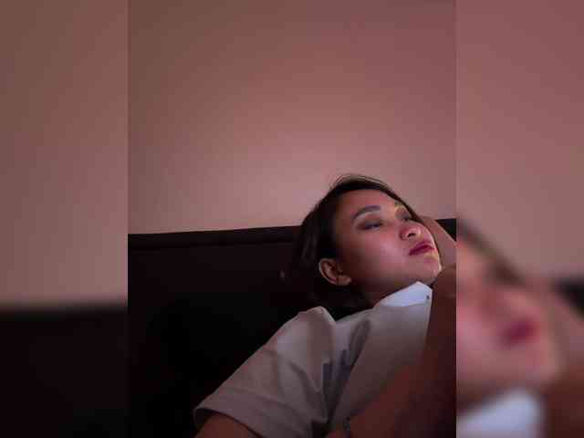 RozyElle webcam