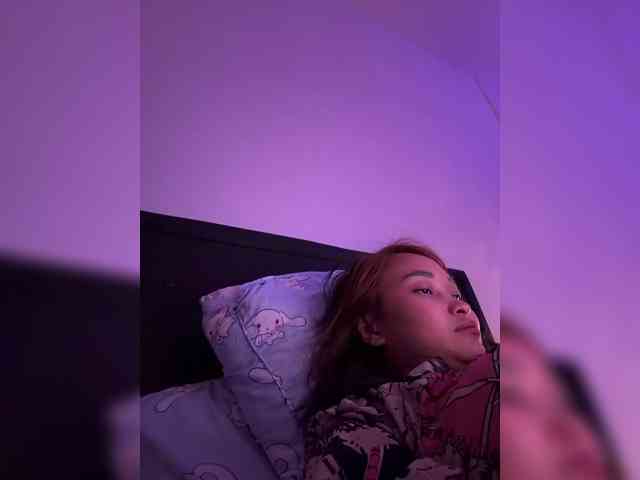 RozyElle webcam
