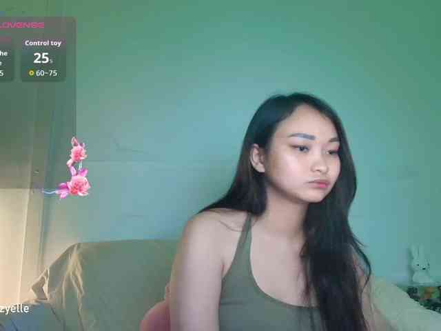 RozyElle webcam