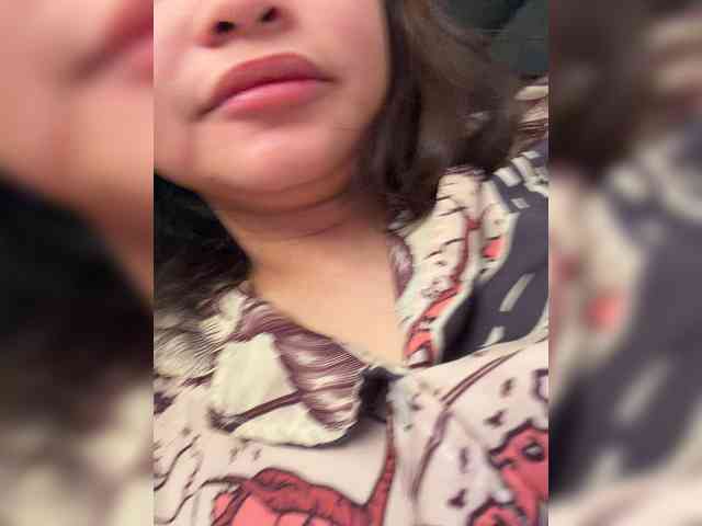 RozyElle webcam