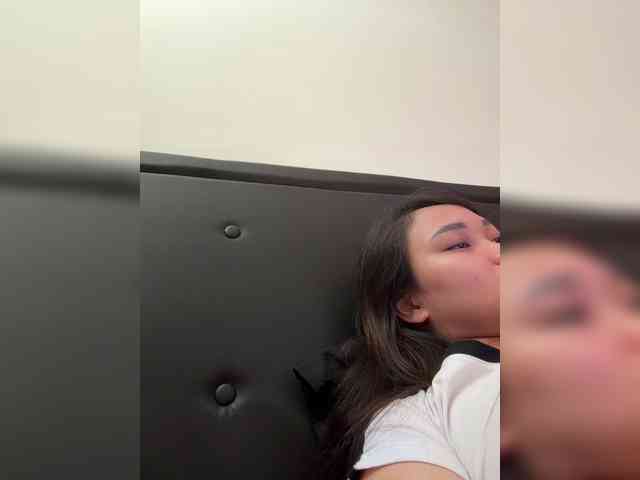 RozyElle webcam