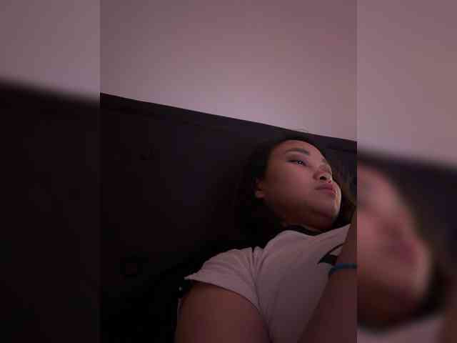 RozyElle webcam