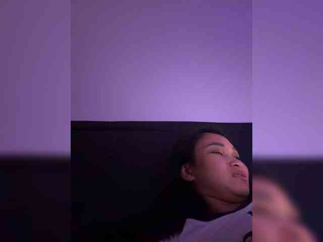 RozyElle webcam