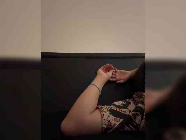 RozyElle webcam