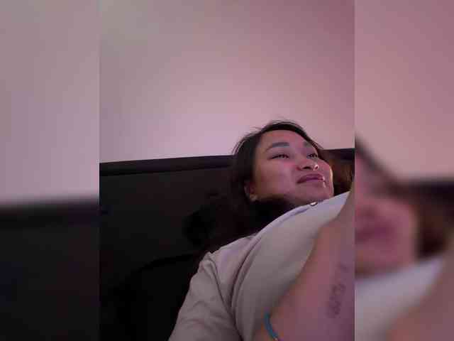 RozyElle webcam