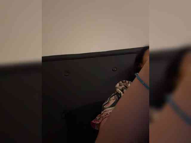 RozyElle webcam