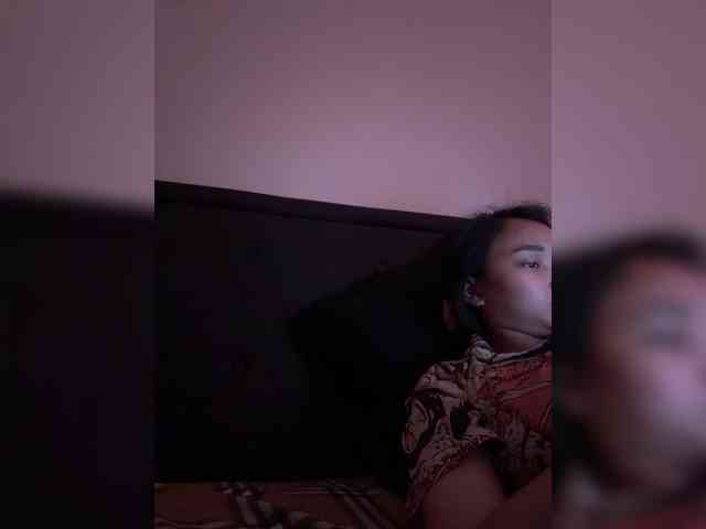 RozyElle webcam