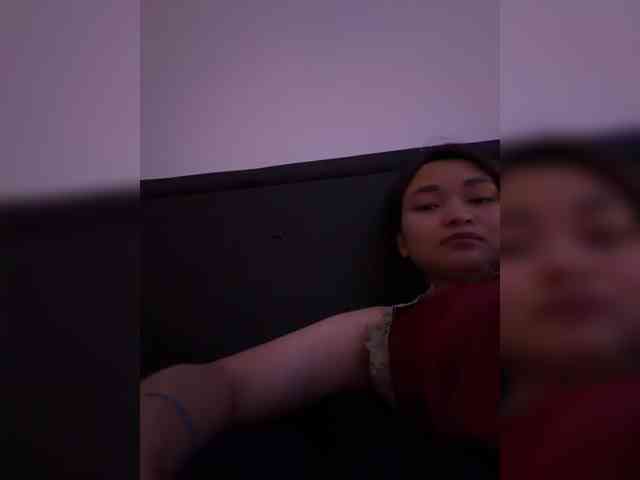RozyElle webcam