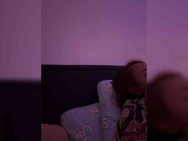 RozyElle webcam