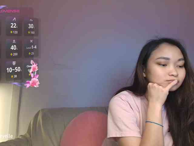 RozyElle webcam