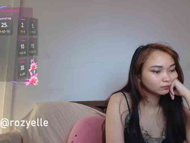 RozyElle webcam