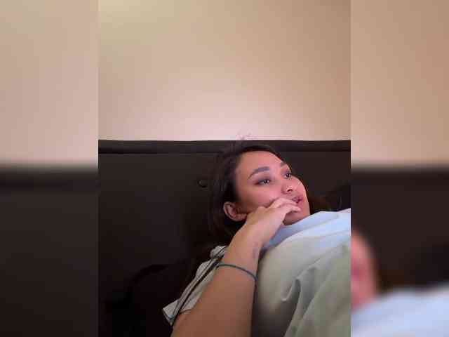 RozyElle webcam