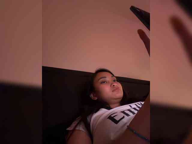 RozyElle webcam
