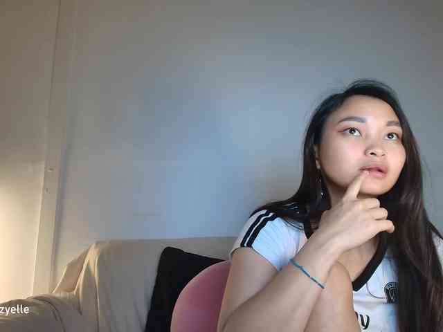 RozyElle webcam