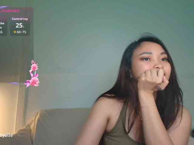 RozyElle webcam