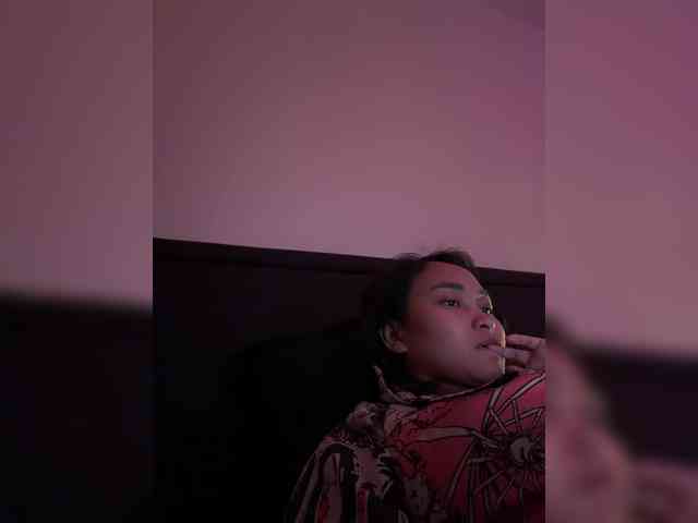 RozyElle webcam