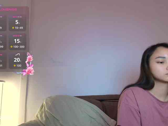RozyElle webcam