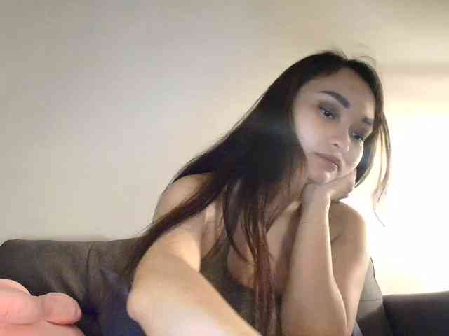 RozyElle webcam