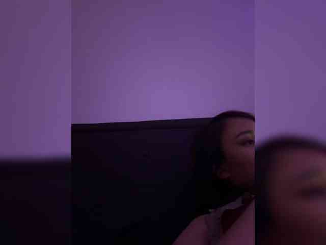 RozyElle webcam