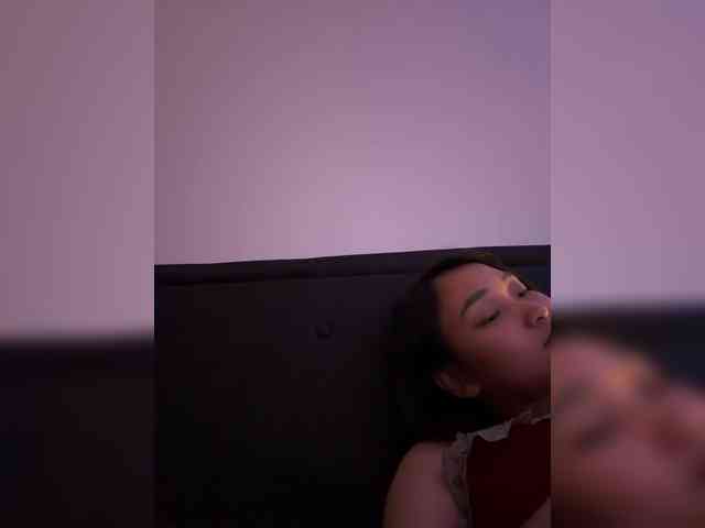 RozyElle webcam