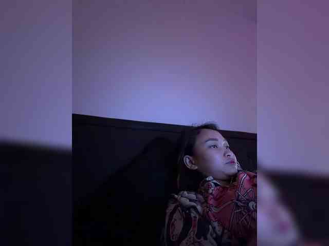 RozyElle webcam