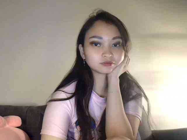 RozyElle webcam