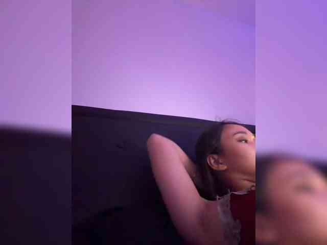 RozyElle webcam