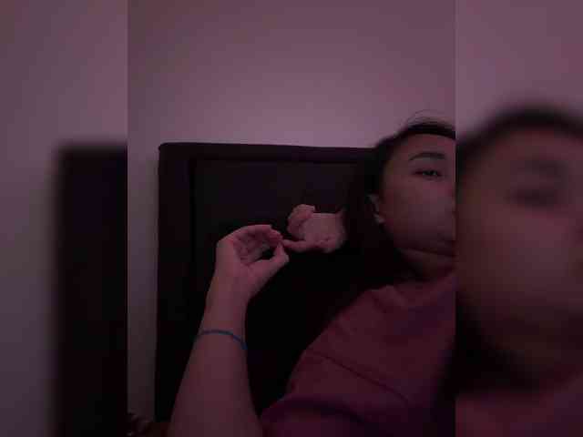 RozyElle webcam