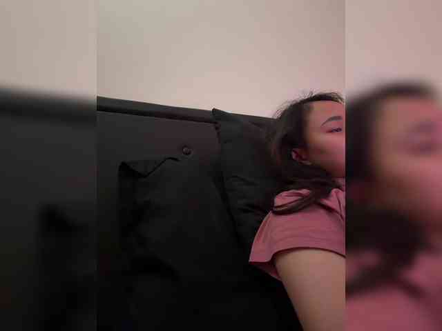 RozyElle webcam