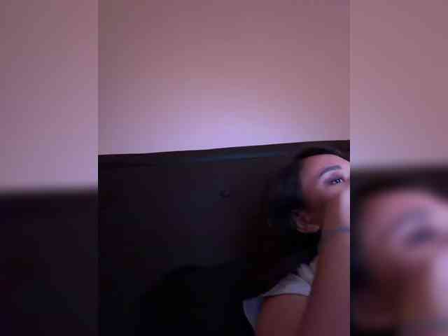 RozyElle webcam