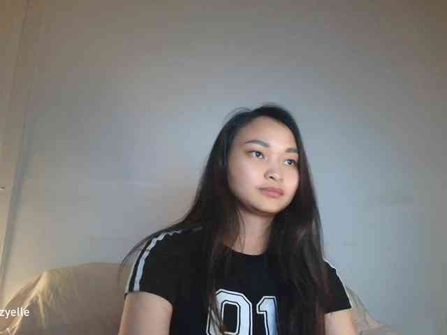 RozyElle webcam